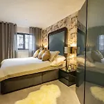 5 London Mews